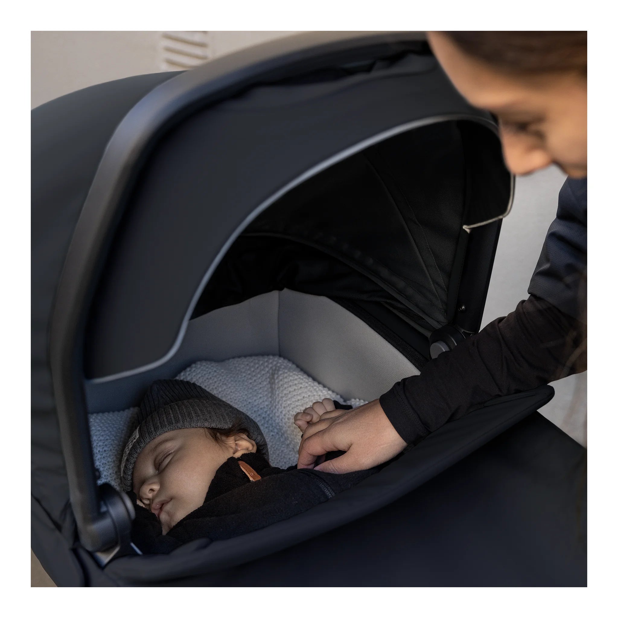 Thule Thule Urban Glide 3 mist green magnetic buckle – 10101986 – Produktbild 10