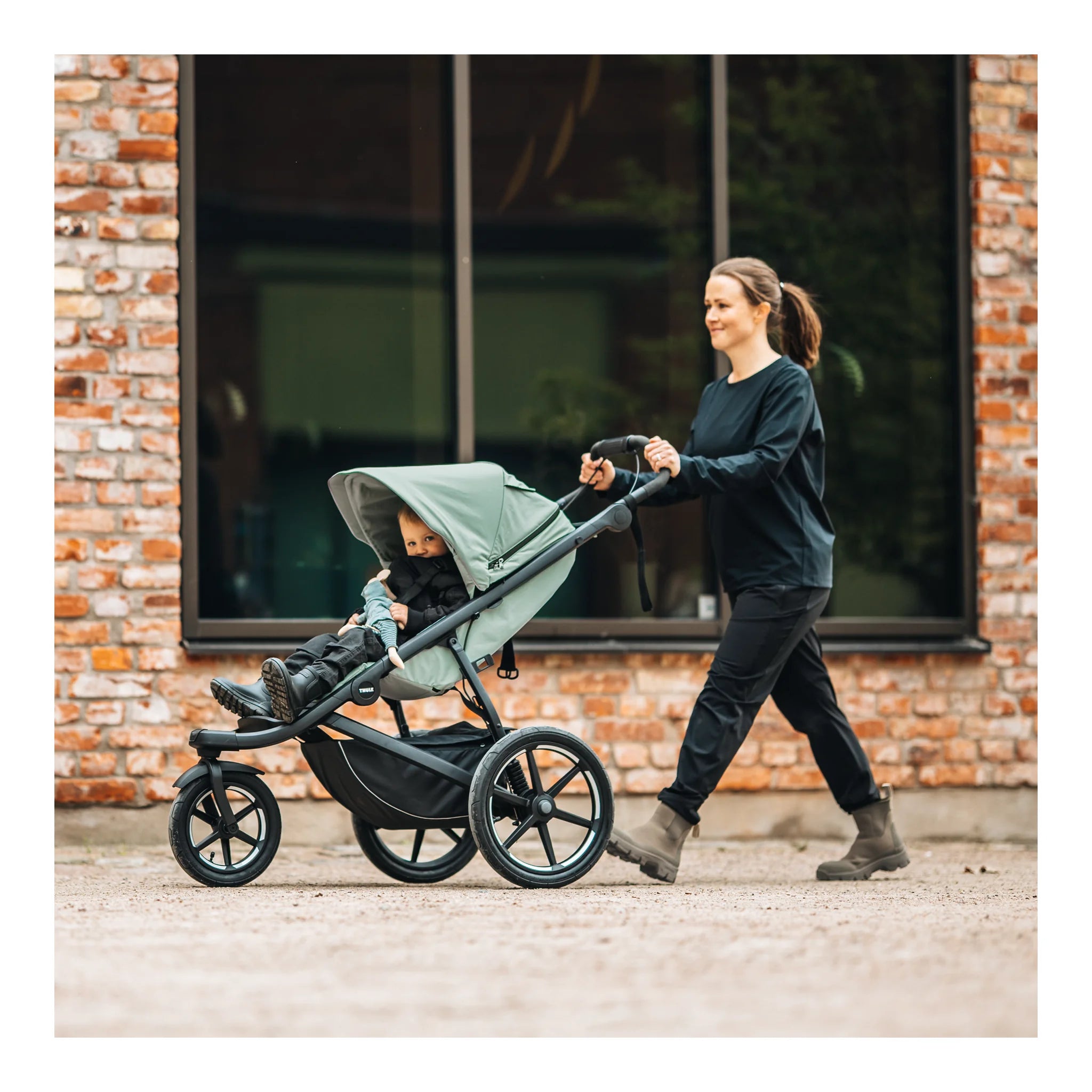 Thule Thule Urban Glide 3 mist green magnetic buckle – 10101986 – Produktbild 9