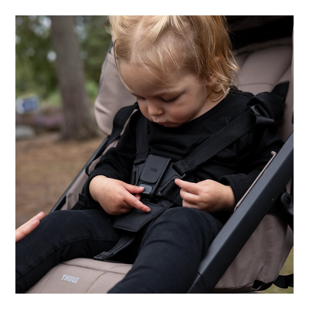 Thule Thule Urban Glide 4-wheel tinted taupe magnetic buckle – 10101997 – Produktbild 6